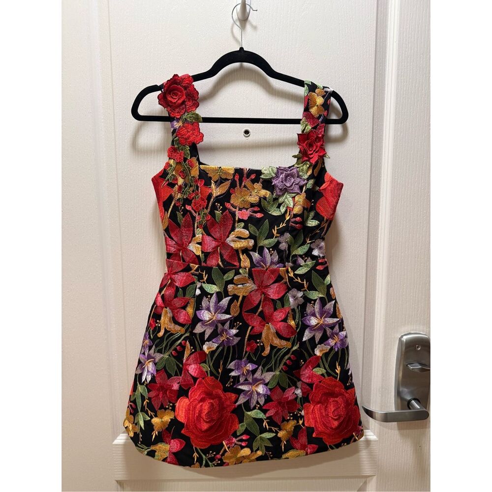 ELLIATT Talia Mini Dress Black Floral Wedding Guest Cocktail size M Flaw !! - Picture 6 of 9